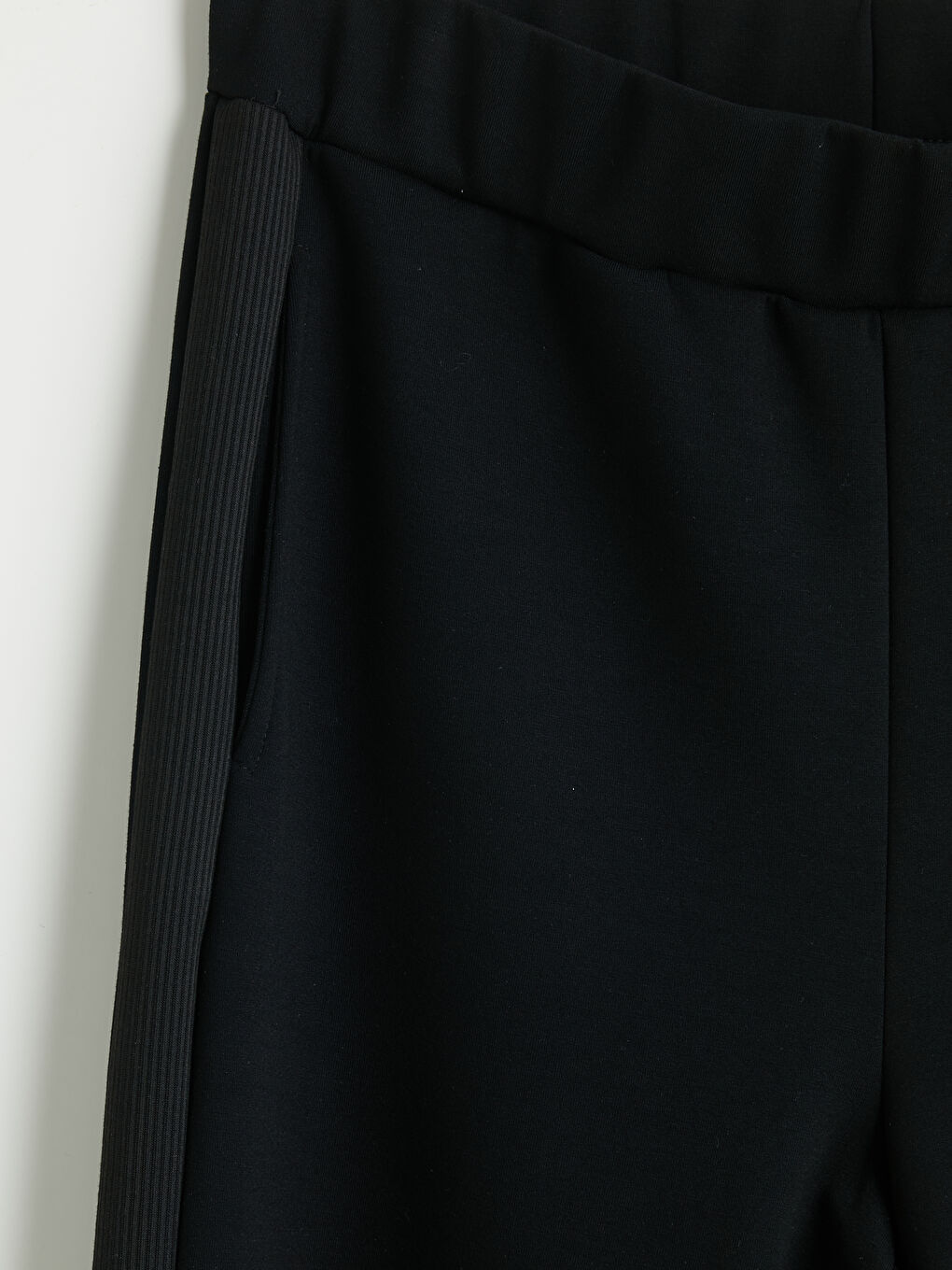 Siyah Beli Lastikli Soft Touch Kadın Eşofman Altı-2