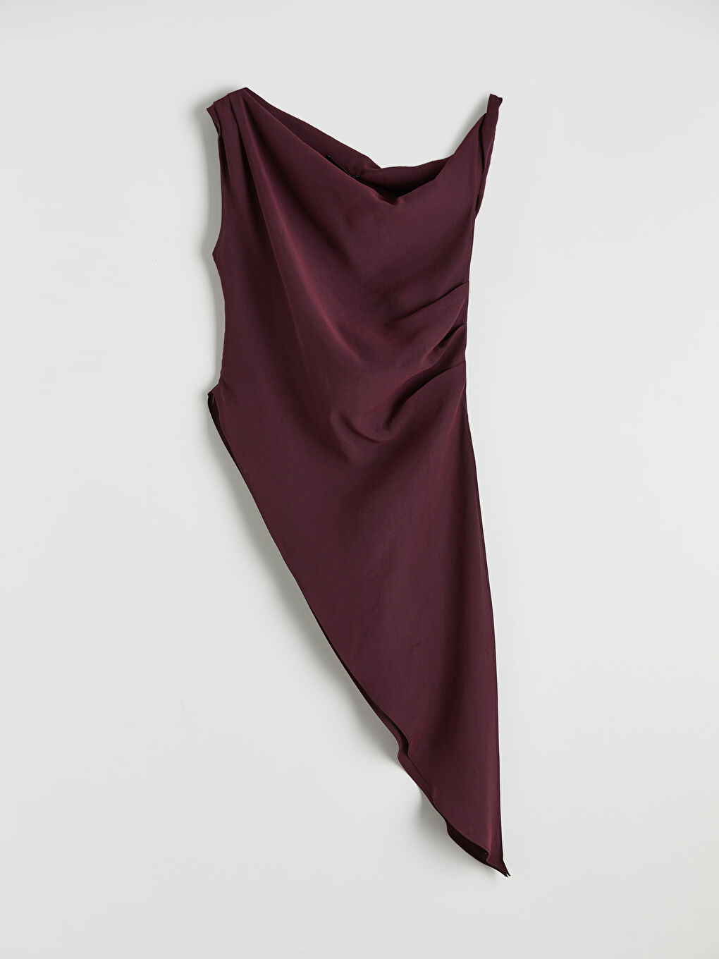 Bordo Dökümlü Yaka Modal Karışımlı Asimetrik Kesim Bluz