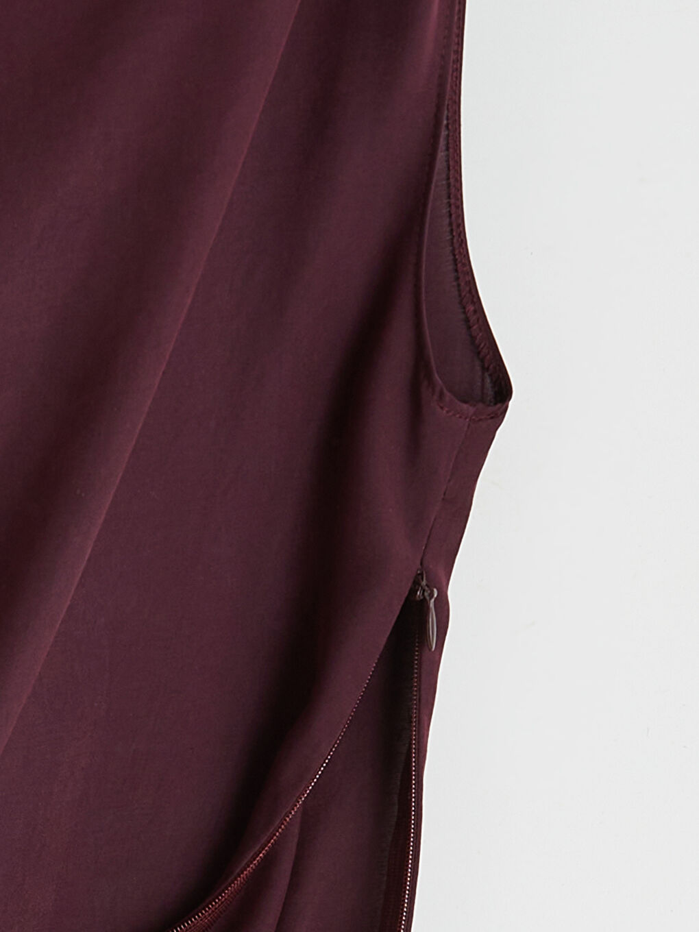 Bordo Dökümlü Yaka Modal Karışımlı Asimetrik Kesim Bluz-2