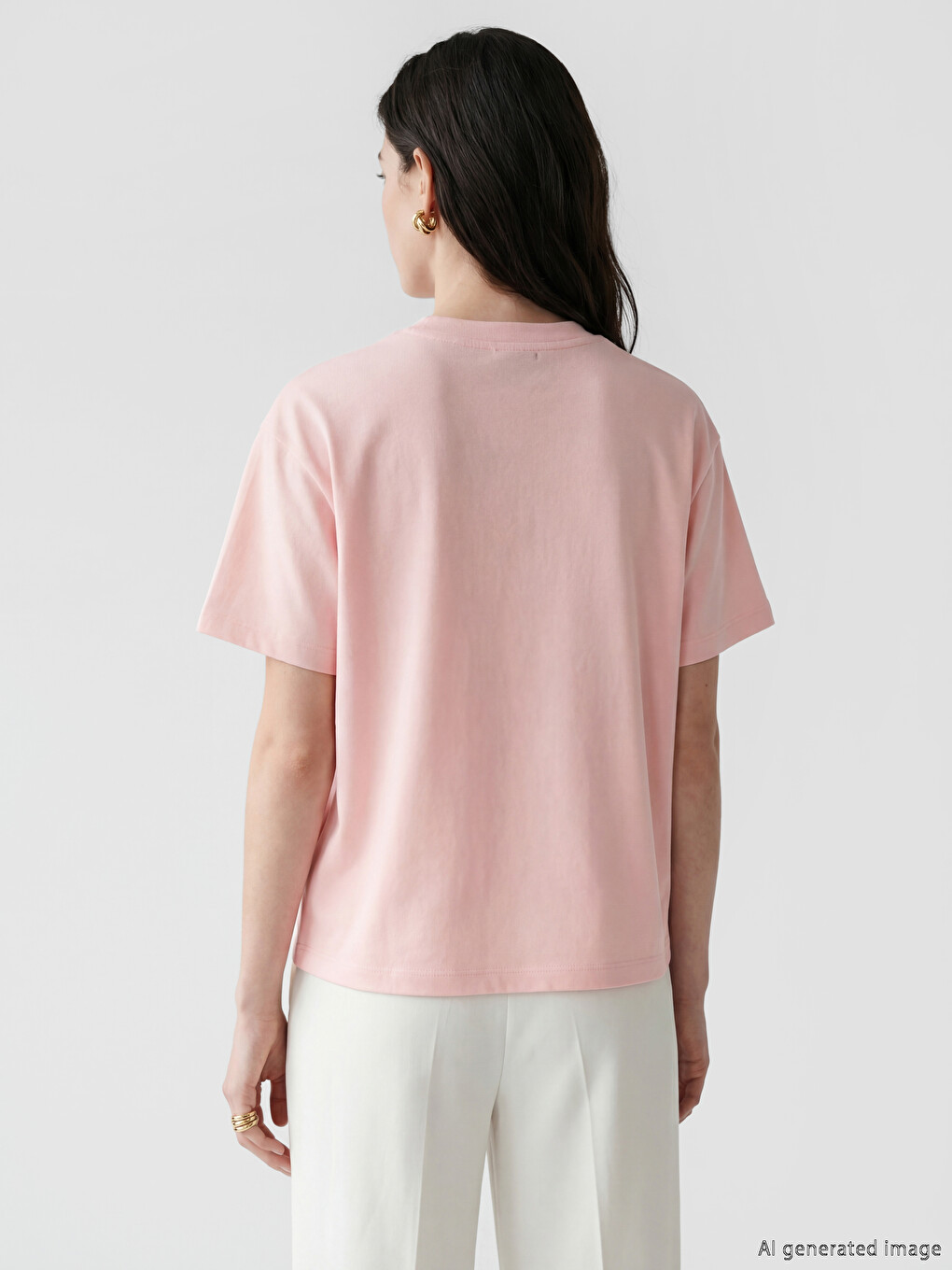 Pembe Çiçek Aplikeli Soft Touch Kadın Tişört-3