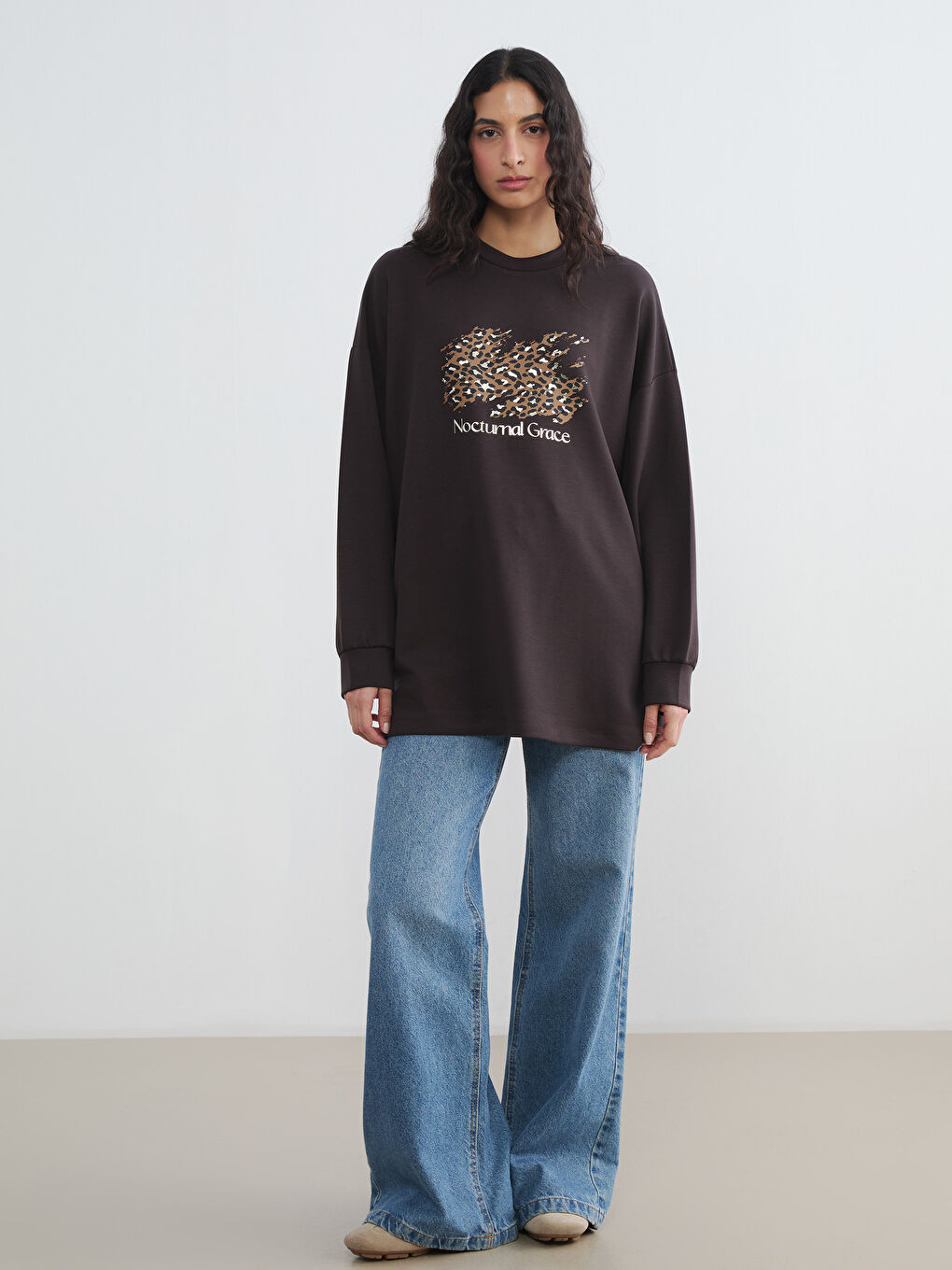 Kahverengi Bisiklet Yaka Desenli Kadın Sweatshirt Tunik-1