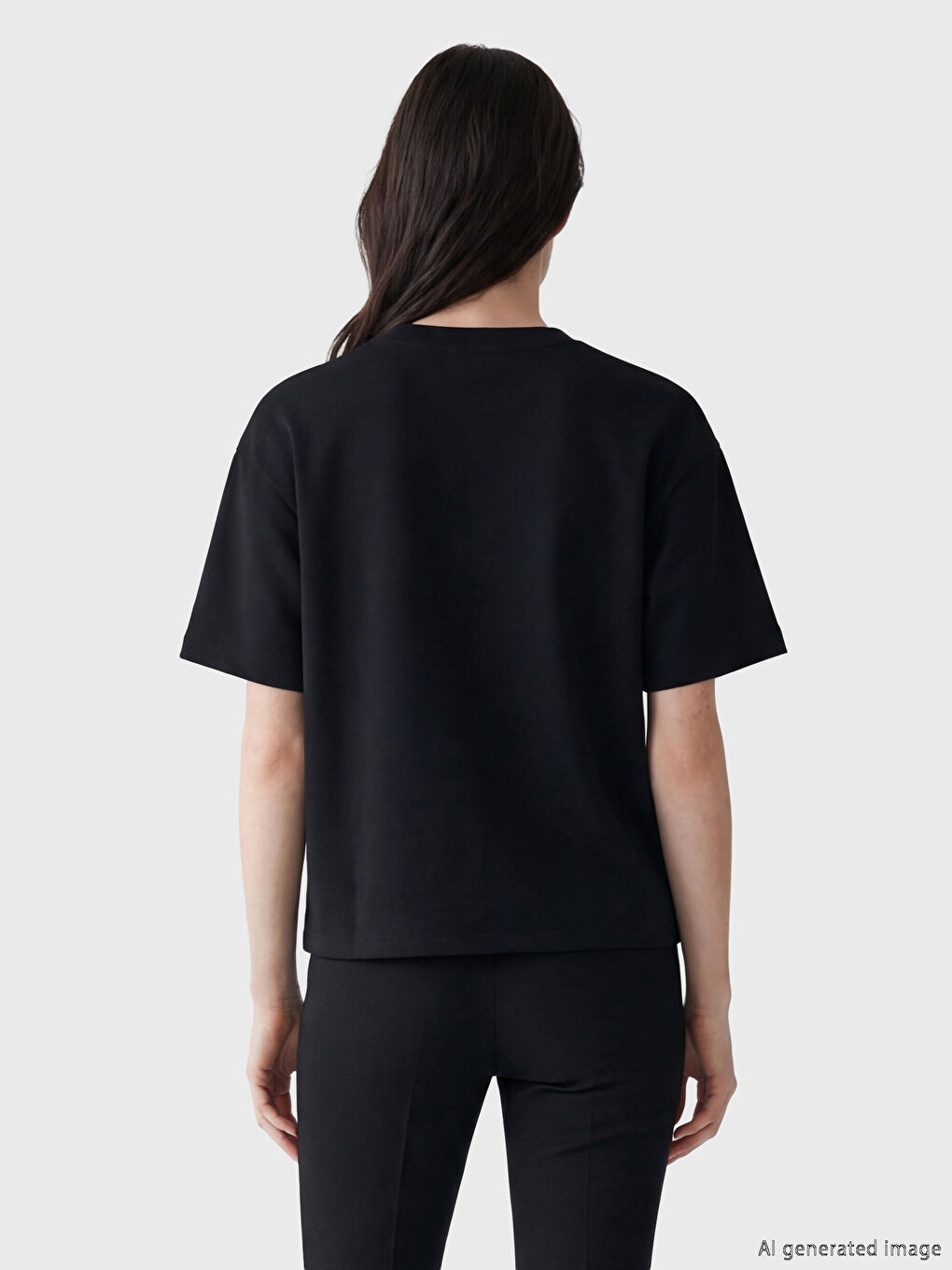 Siyah Bisiklet Yaka Taşlı Kadın Tişört-2