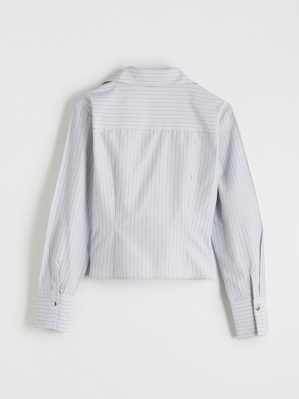 Gri Kruvaze Yaka Çizgili Kadın Gömlek-1