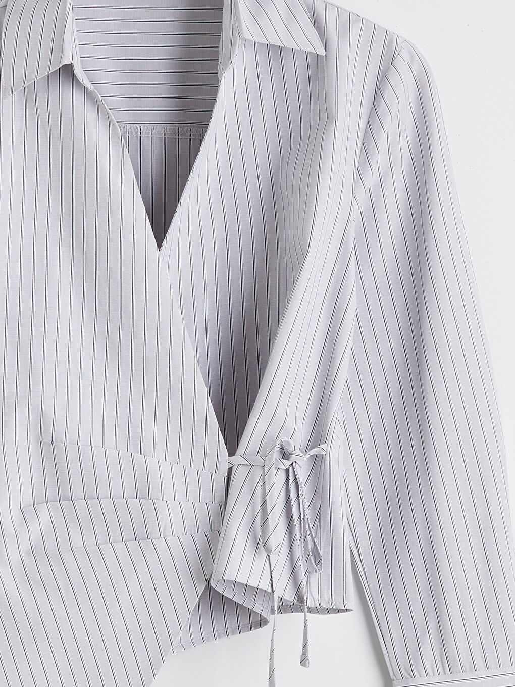 Gri Kruvaze Yaka Çizgili Kadın Gömlek-2