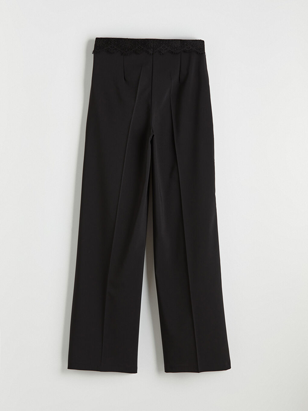 Siyah Standart Fit Dantel Detaylı Kadın Pantolon-1