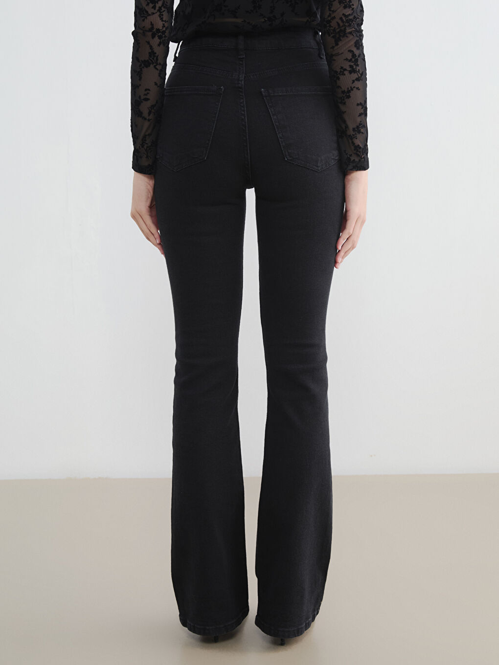 Siyah Yüksek Bel Flare Kadın Jean Pantolon-3