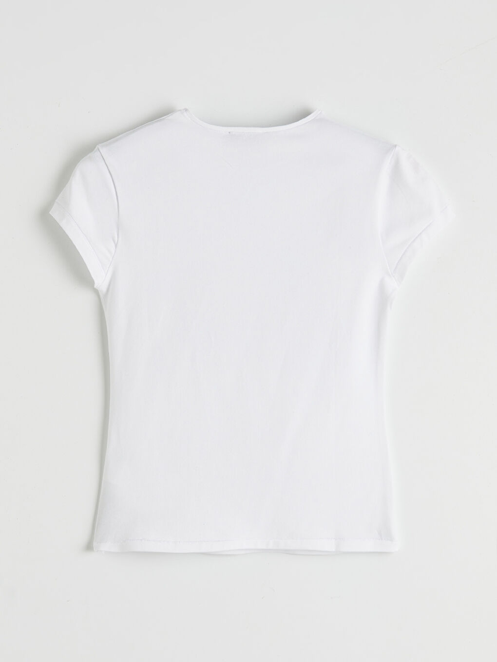 Beyaz Ekstra Dar Fit Bisiklet Yaka Kadın Tişört-1