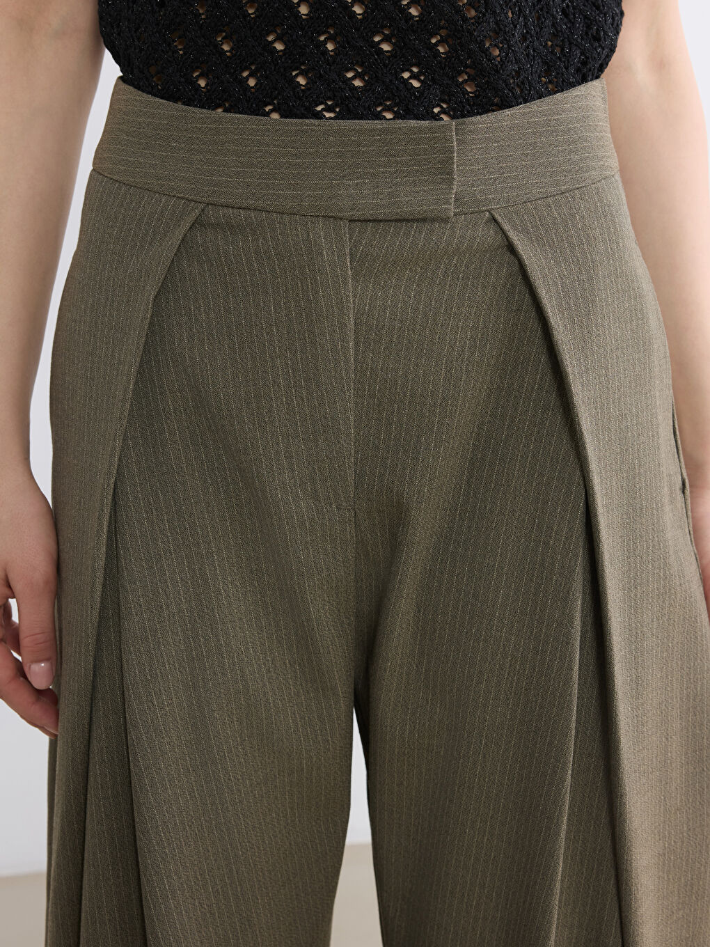 Haki Yüksek Bel Çizgili Kadın Pileli Kumaş Pantolon-2