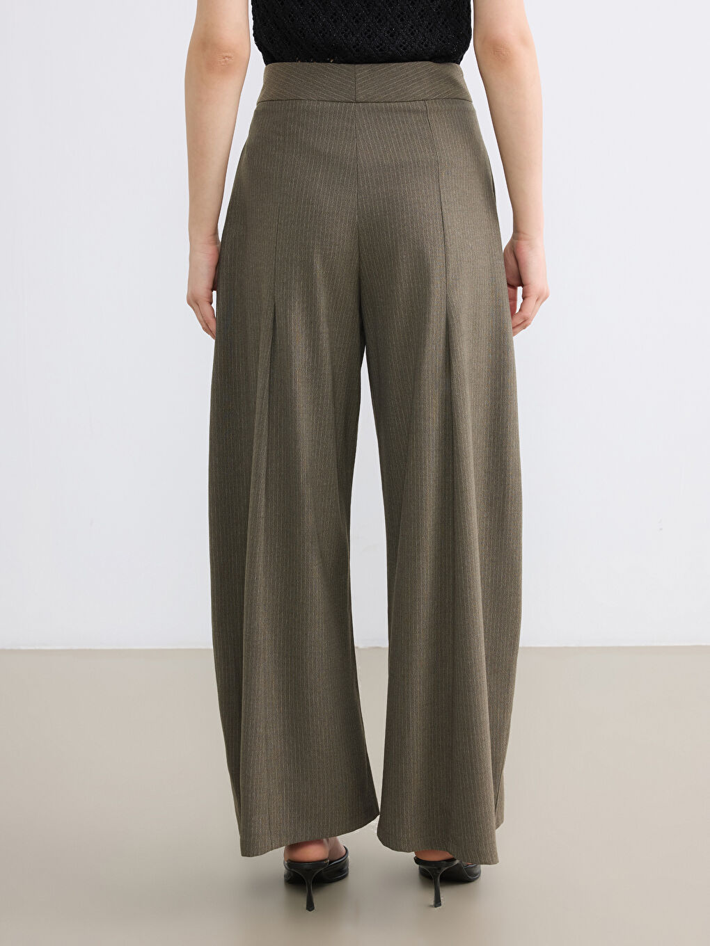 Haki Yüksek Bel Çizgili Kadın Pileli Kumaş Pantolon-3