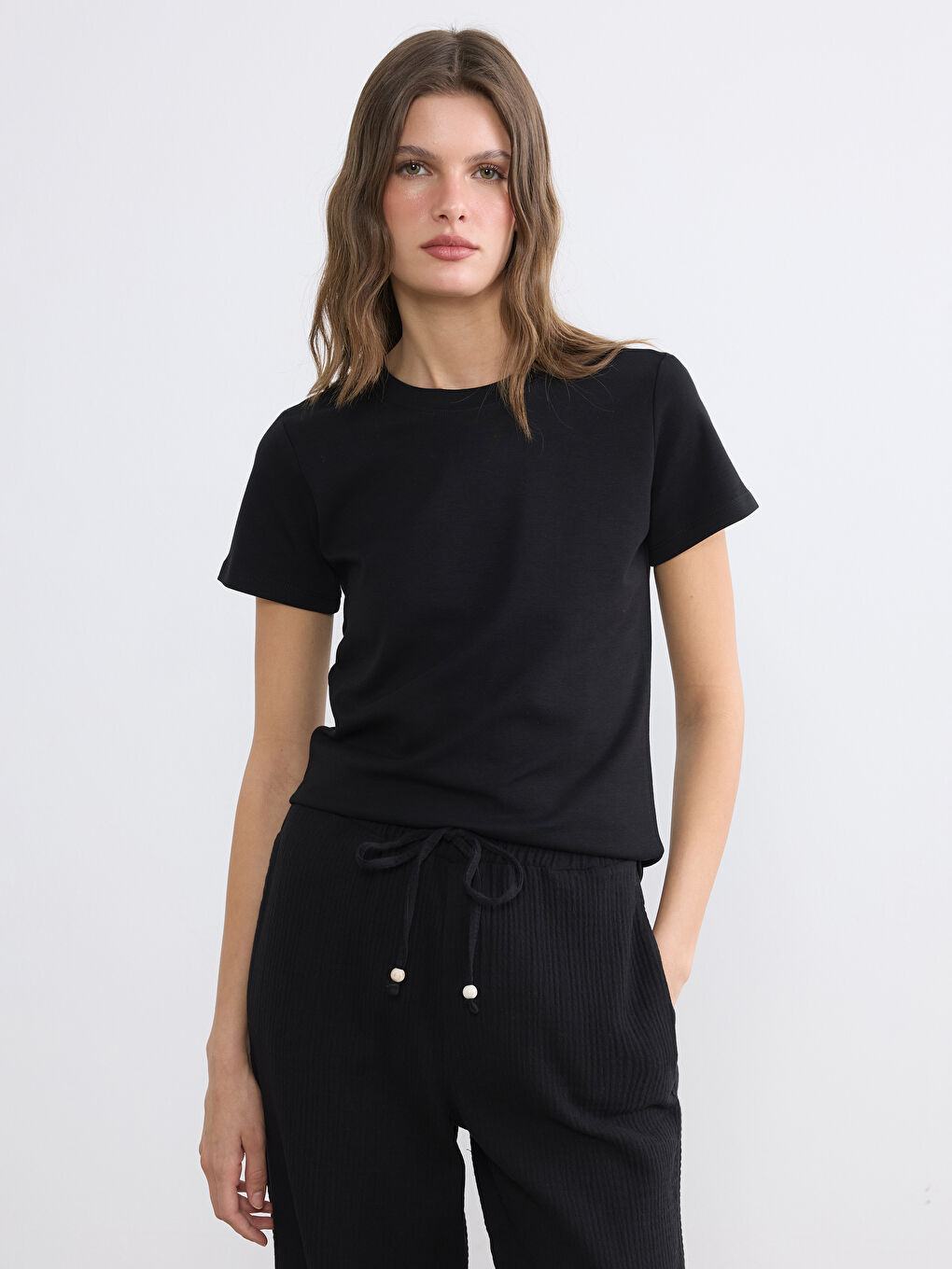 Дамска тениска с обло деколте