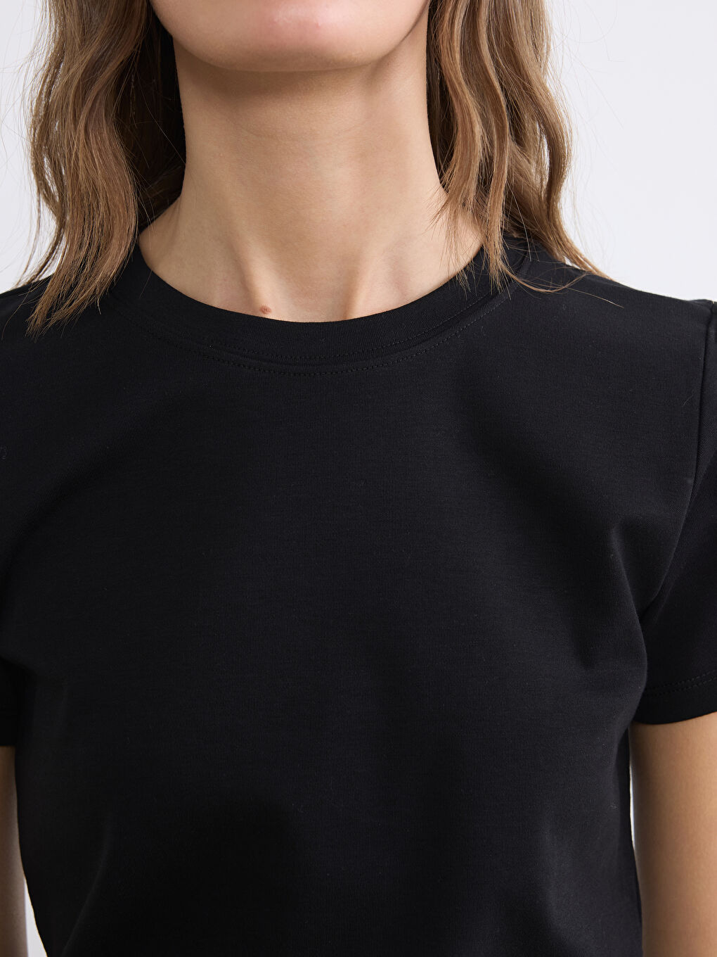 Дамска тениска с обло деколте-2