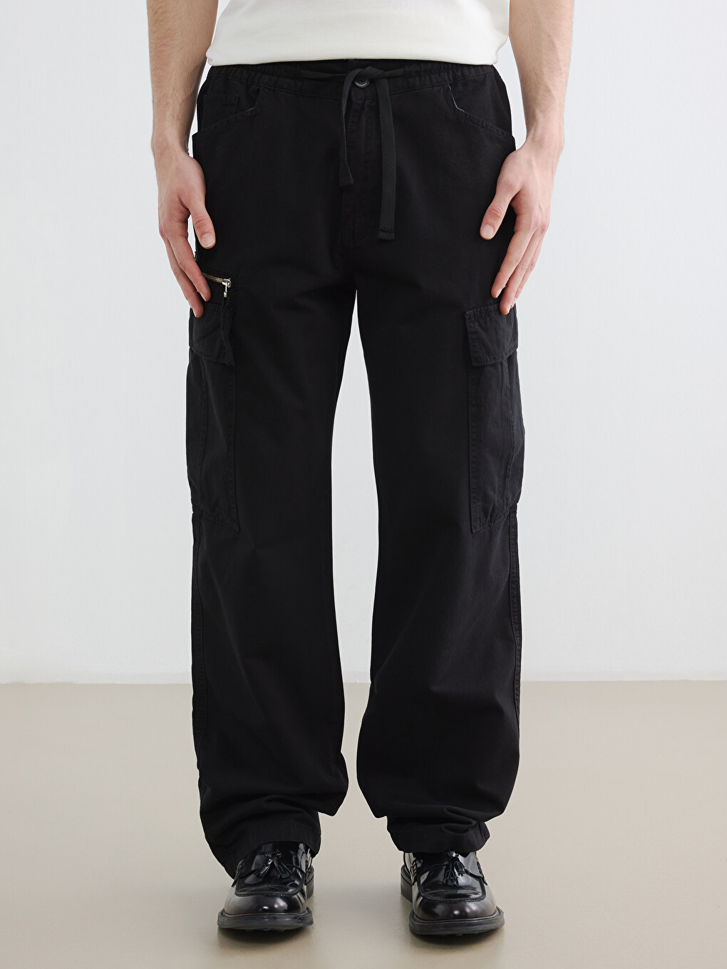 Relaxed Fit Gabardine Men's Cargo Trousers-1