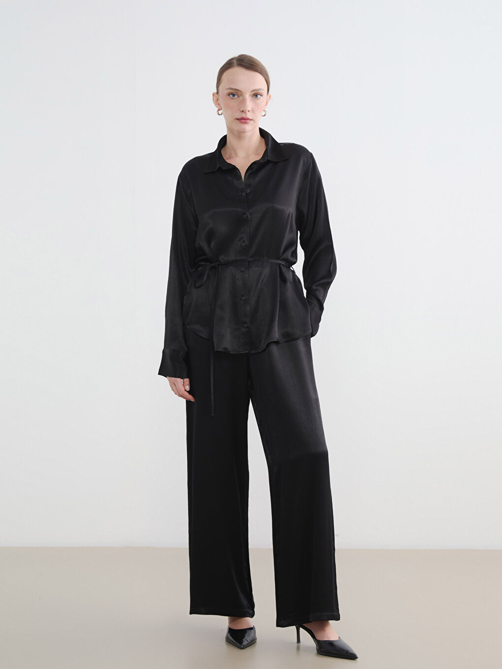 ელასტიური წელის ტექსტურირებული ქალების შარვალი