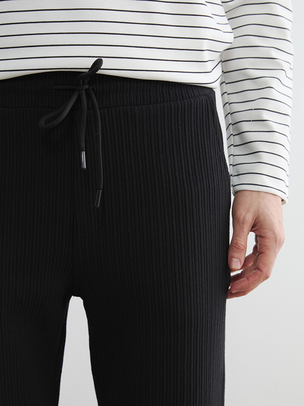 Siyah Standart Kalıp Erkek Eşofman Altı-2