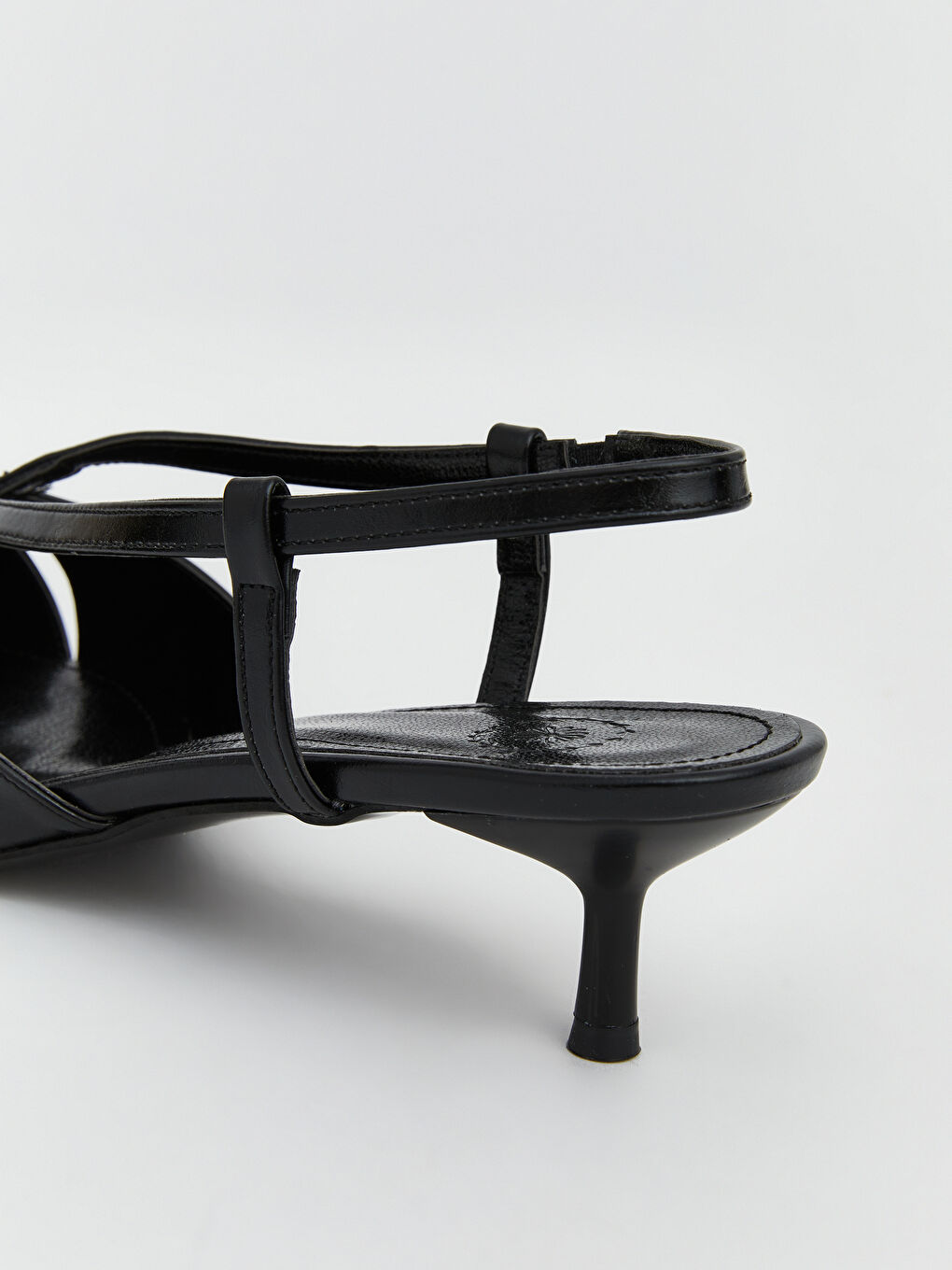 Siyah Sivri Burun Kadın Topuklu Ayakkabı-4