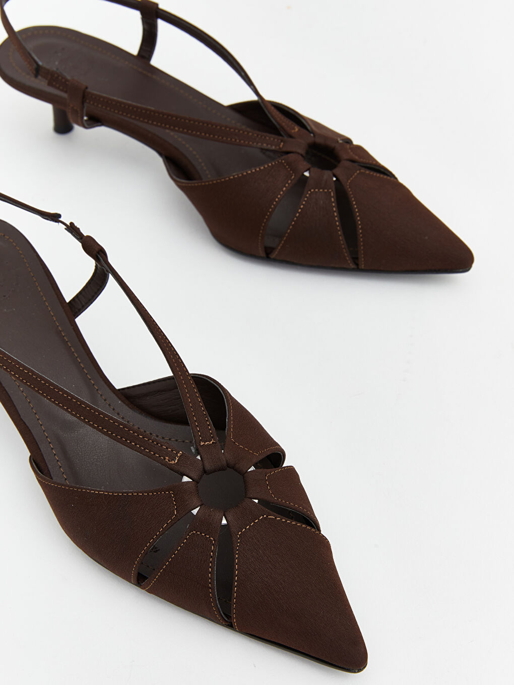 Kahverengi Sivri Burun Kadın Topuklu Ayakkabı-2