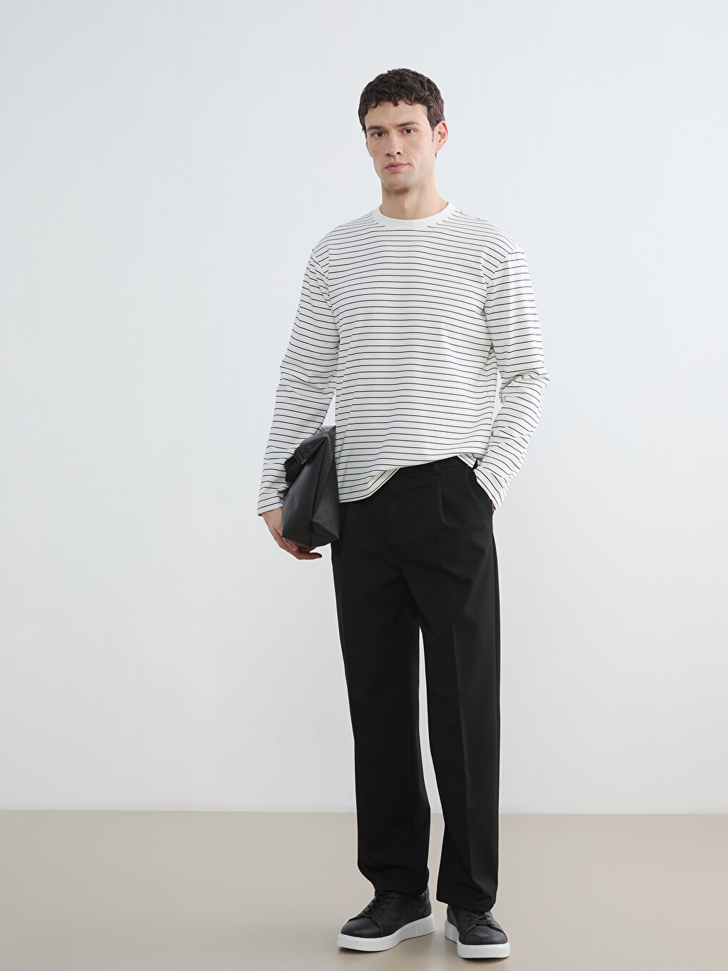 Loose Fit Men's Pleated Trousers