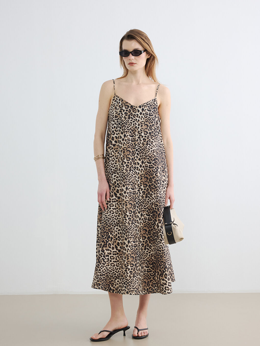 Рокля с леопардов принт с презрамки А-линия