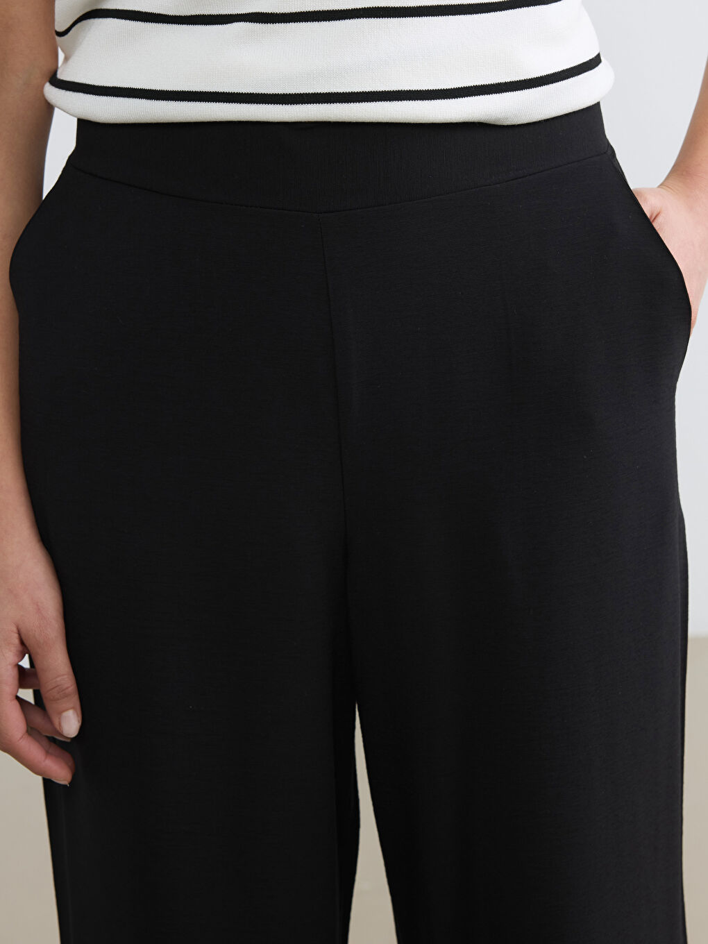 Siyah Beli Lastikli Loose Fit Kadın Pantolon-2