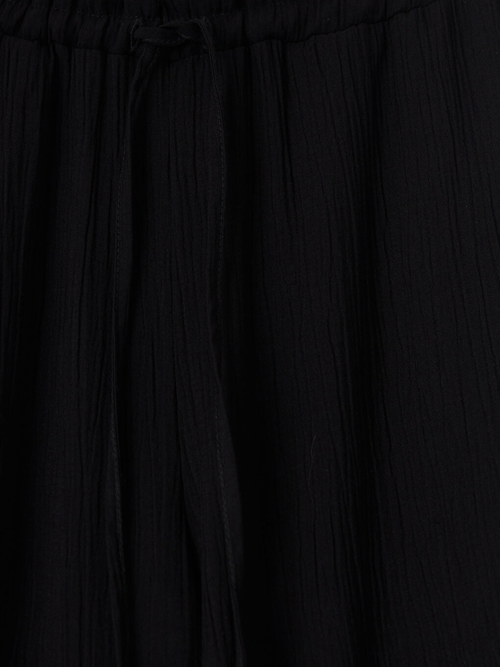 Siyah Beli Lastikli Dokulu Kadın Pantolon-2