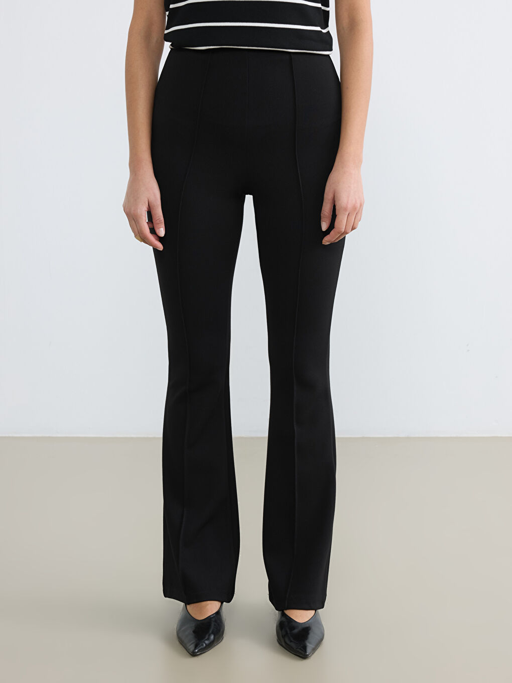 Siyah Dar Fit İspanyol Paça Kadın Pantolon-1