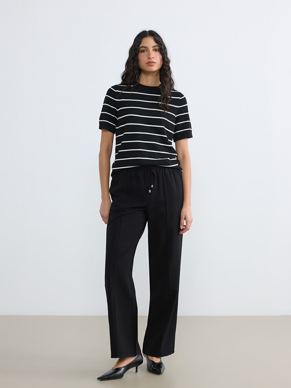 Siyah Beli Lastikli Loose Fit Kadın Pantolon