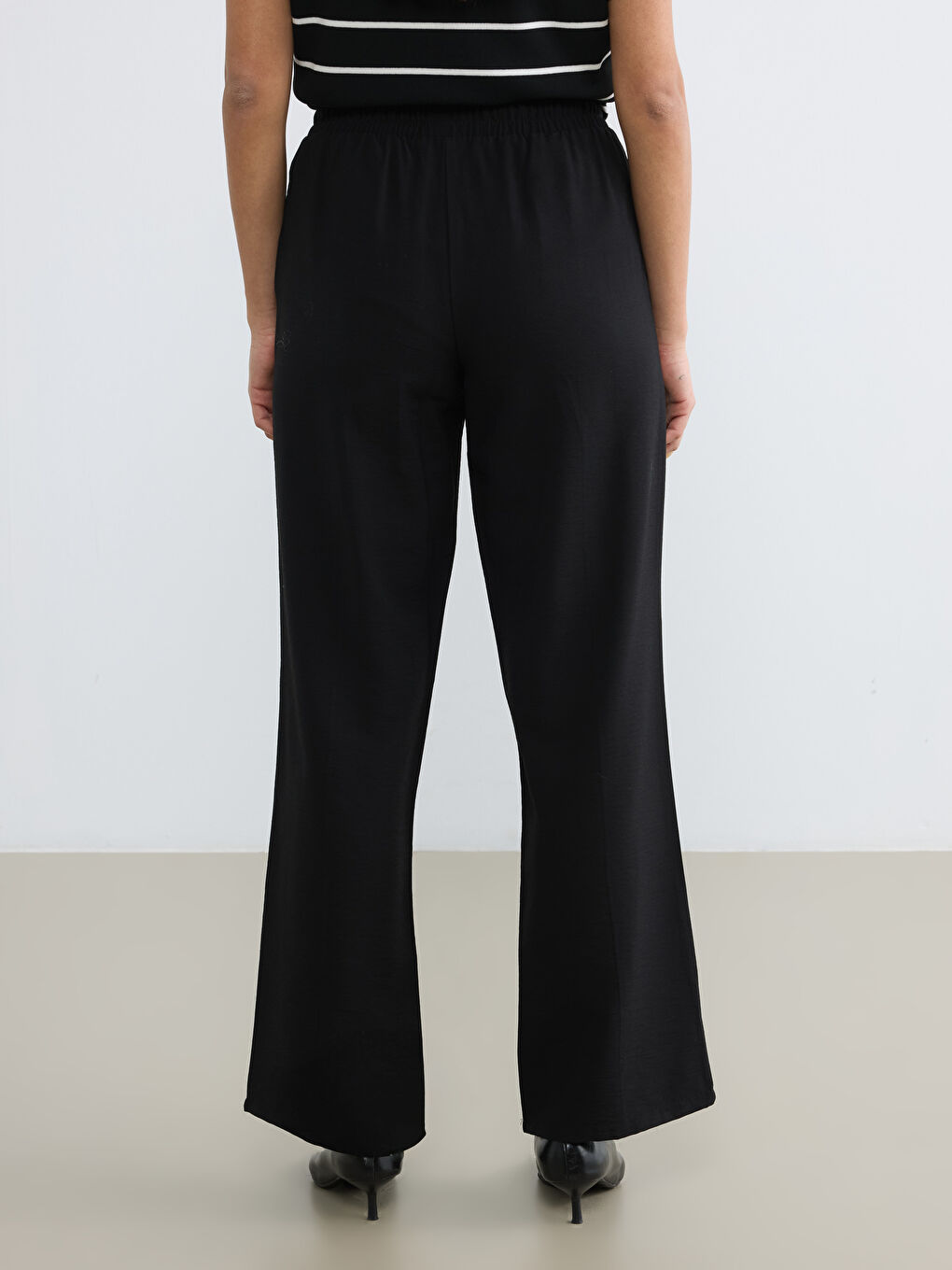 Siyah Beli Lastikli Loose Fit Kadın Pantolon-3
