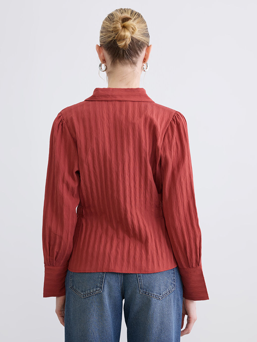 Kırmızı Çizgili Büzgülü Kadın Gömlek-3