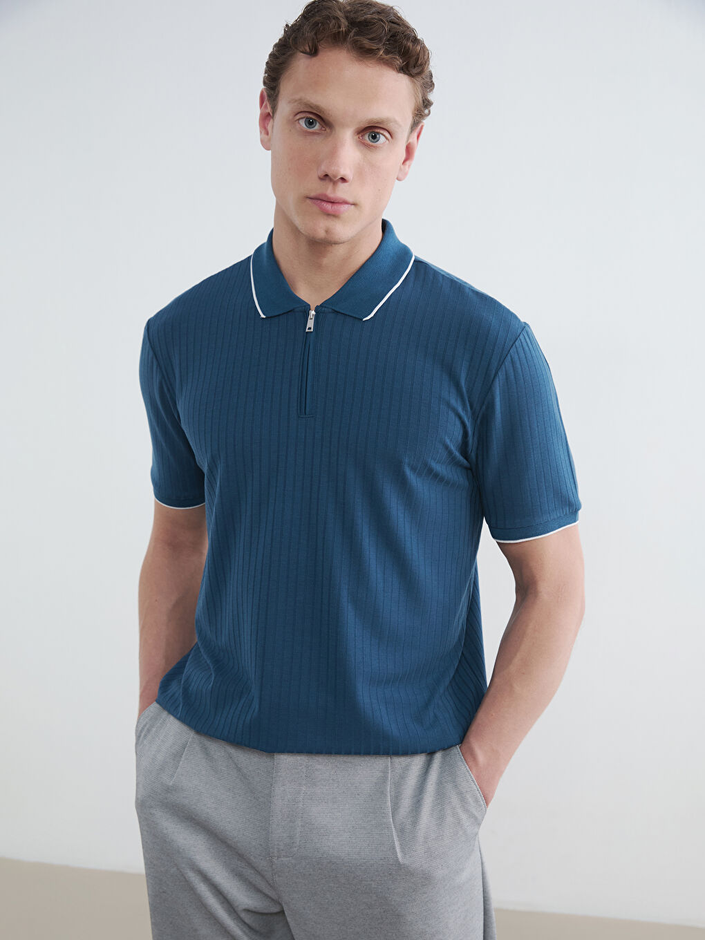 Мужская футболка с воротником-поло