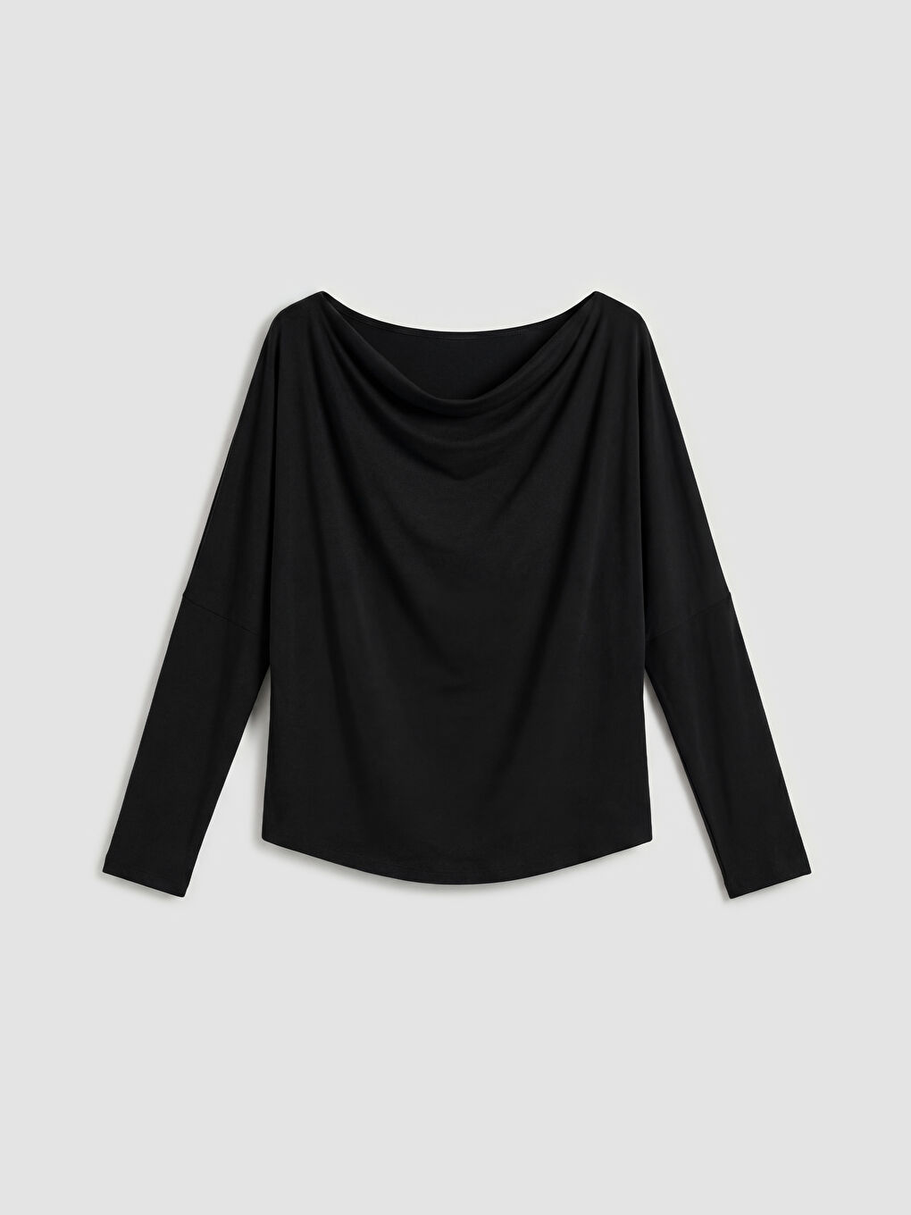 Siyah Kayık Yaka Dökümlü  Bluz