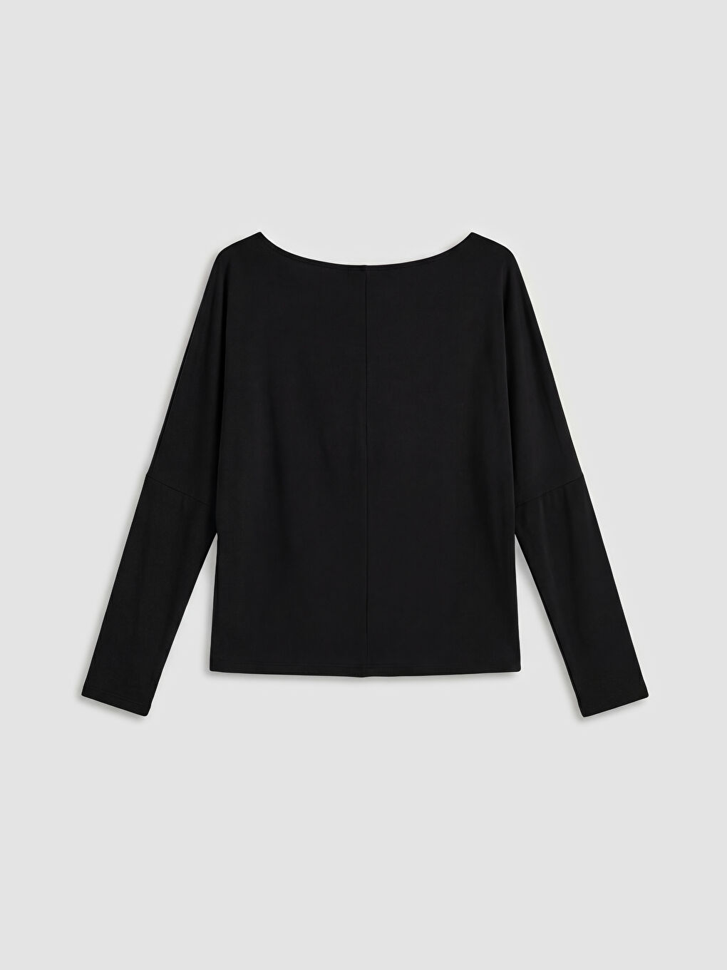 Siyah Kayık Yaka Dökümlü  Bluz-1