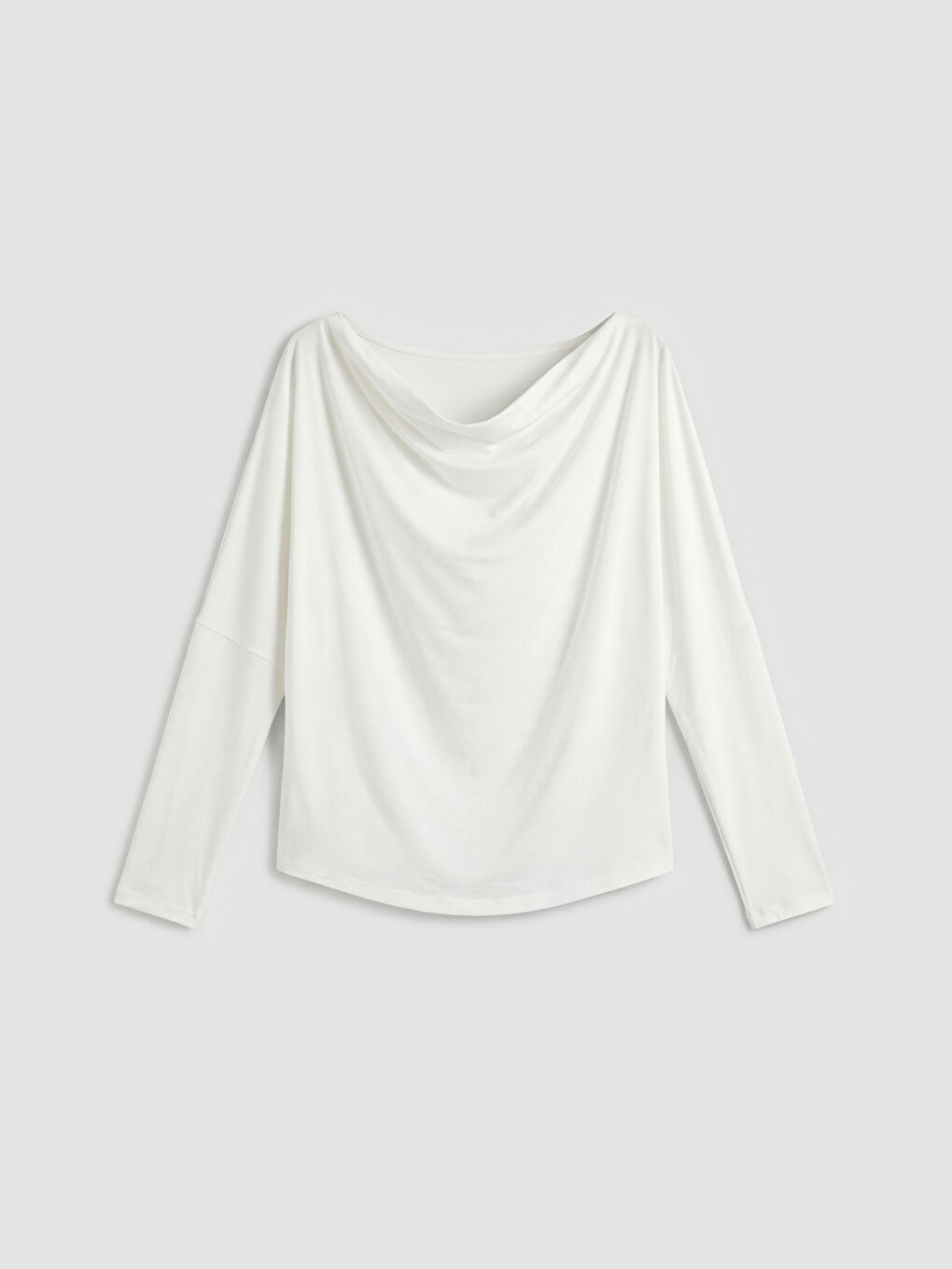 Beyaz Kayık Yaka Dökümlü  Bluz