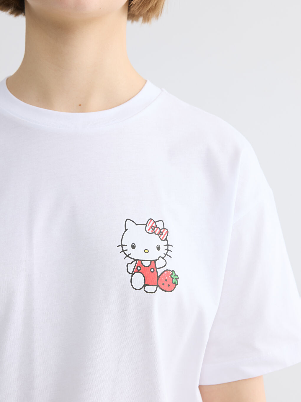 მრგვალი საყელო Hello Kitty ნაბეჭდი ქალის მაისური-2