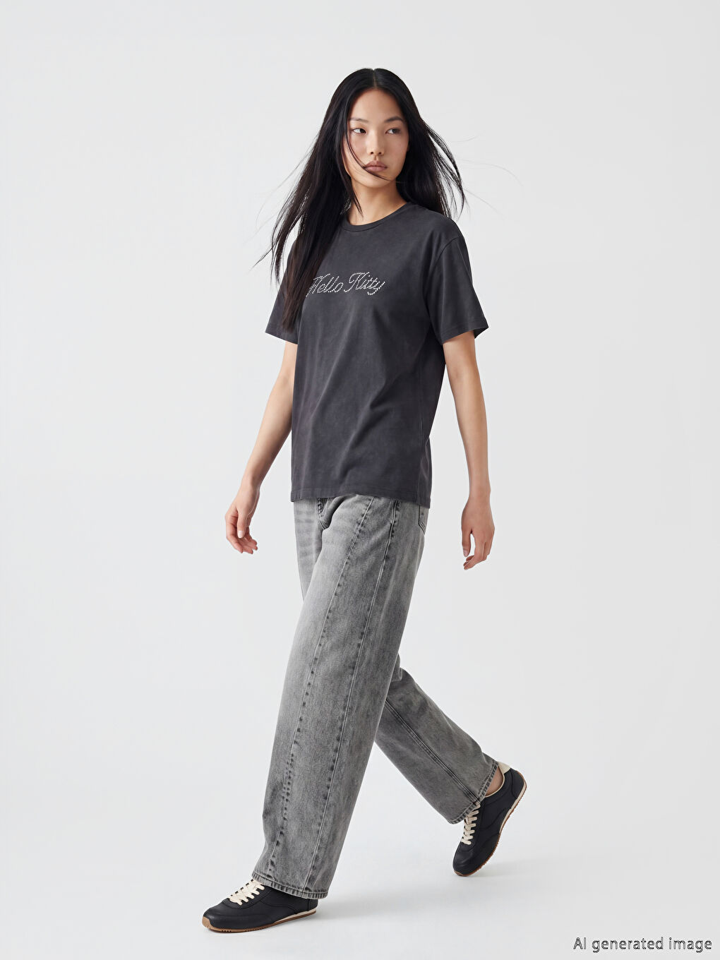 Hello Kitty Baskılı Kadın Tişört-1