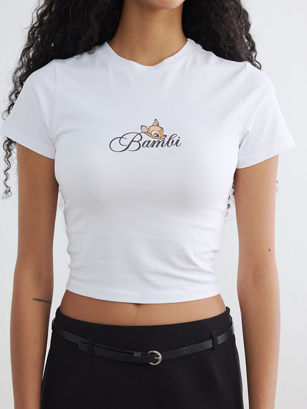 Beyaz Bisiklet Yaka Bambi Baskılı Kadın Crop-2