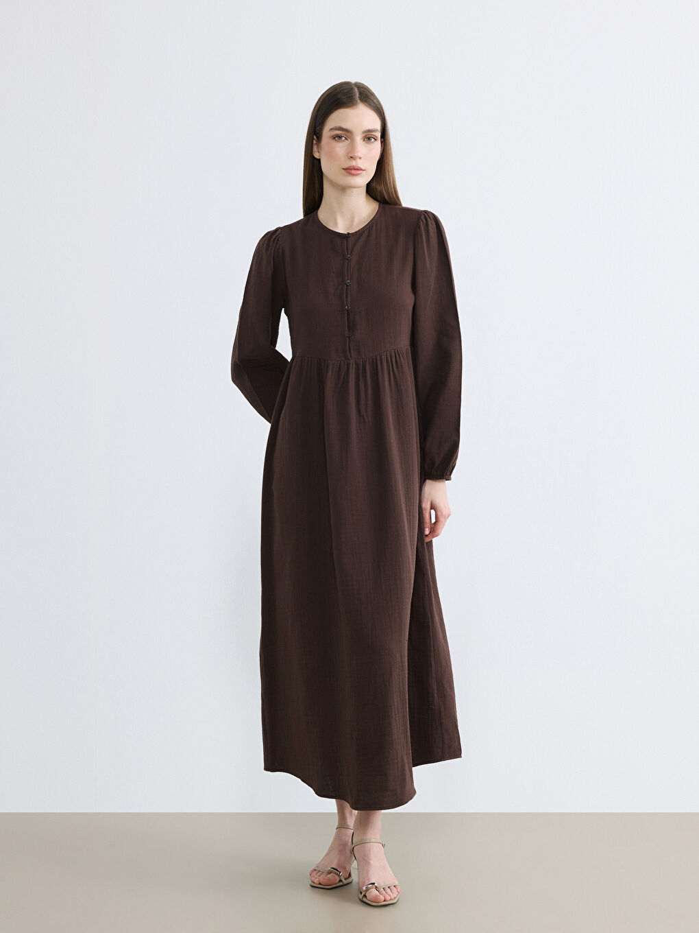 Kahverengi Bisiklet Yaka Büzgülü Müslin Elbise-1