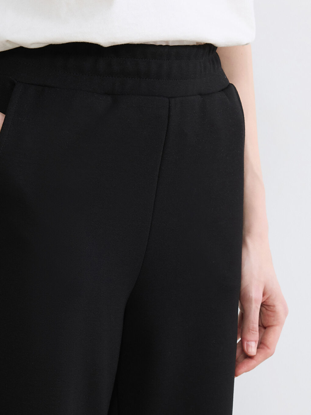 Siyah Beli Lastikli Kadın Jogger Eşofman Altı-2