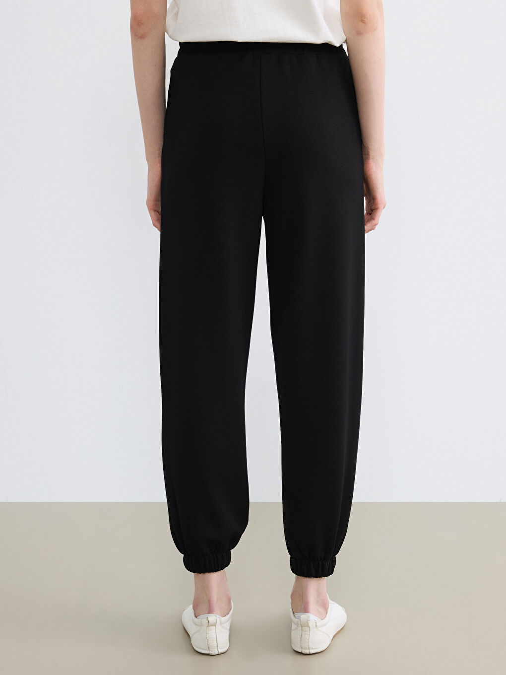 Siyah Beli Lastikli Kadın Jogger Eşofman Altı-3