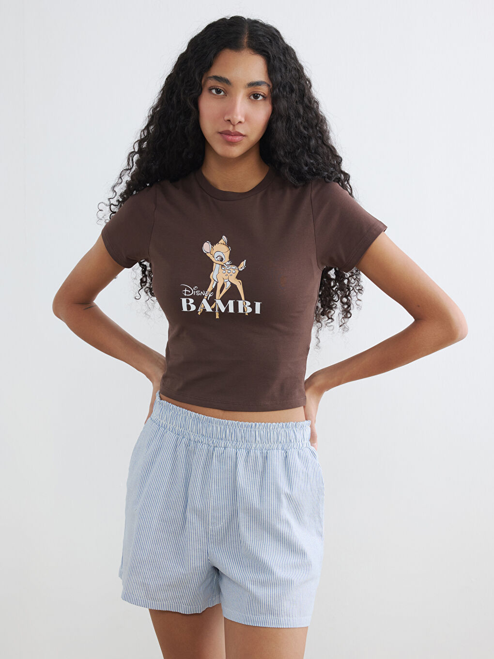 Ženski kratki top sa okruglim izrezom i Bambi printom