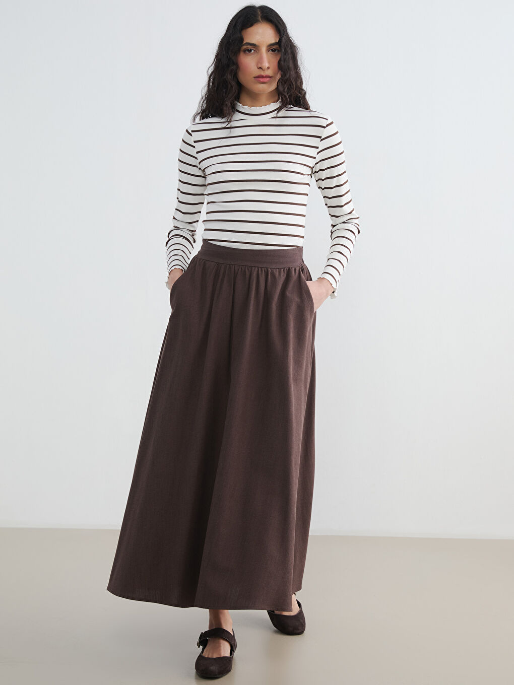 Kahverengi Fırfırlı Dik Yaka Çizgili Kadın Body-1