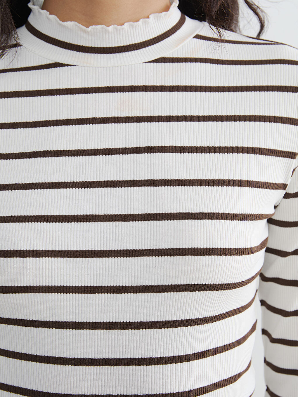 Kahverengi Fırfırlı Dik Yaka Çizgili Kadın Body-2