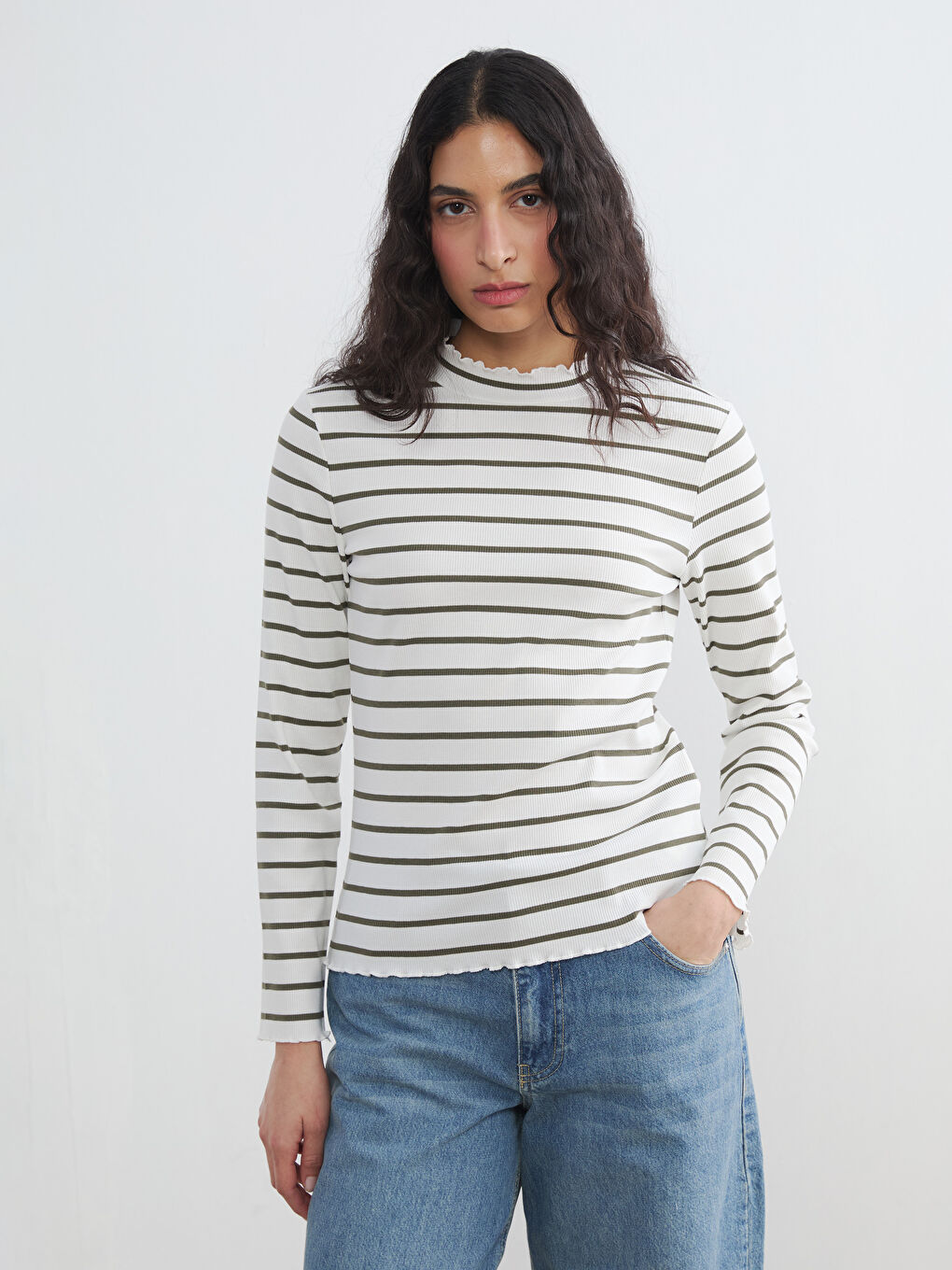 Yeşil Fırfırlı Dik Yaka Çizgili Kadın Body