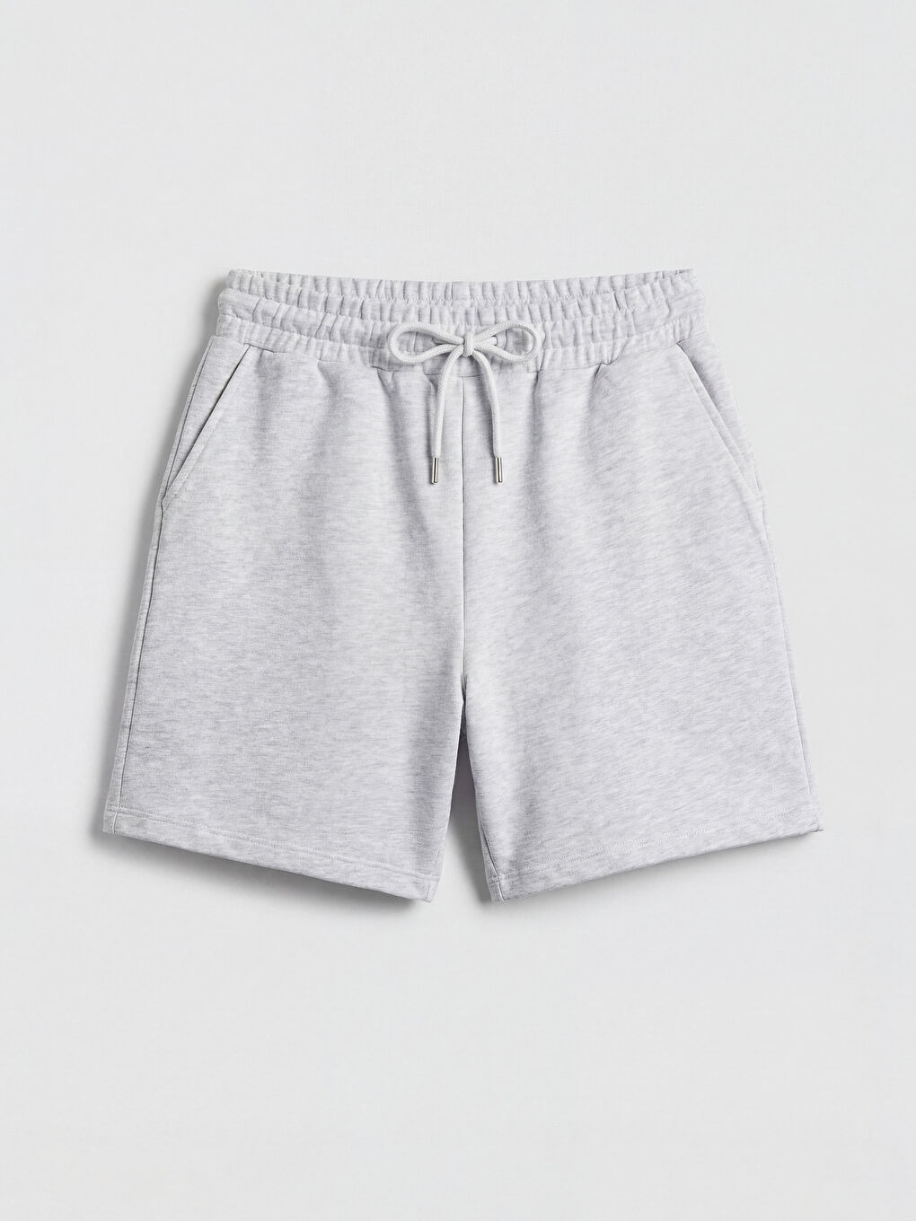 Gri Beli Lastikli Kadın Şort