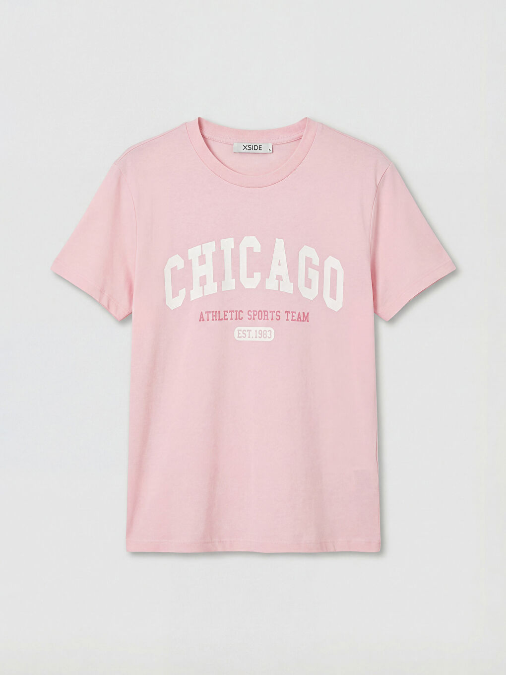 Pembe Bisiklet Yaka Chicago Baskılı Kadın Tişört