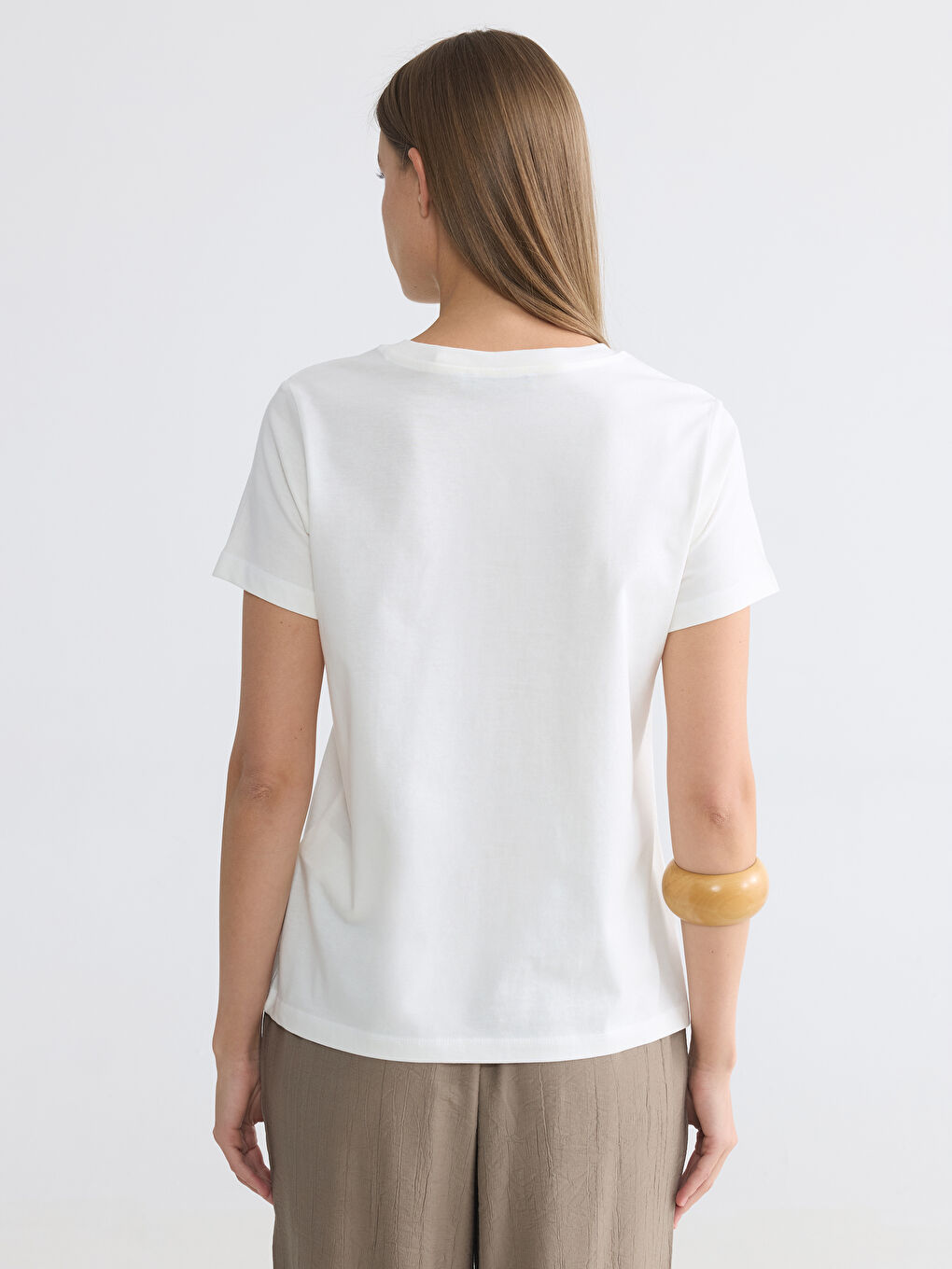 تي شيرت نسائي مطبوع بياقة دائرية-3