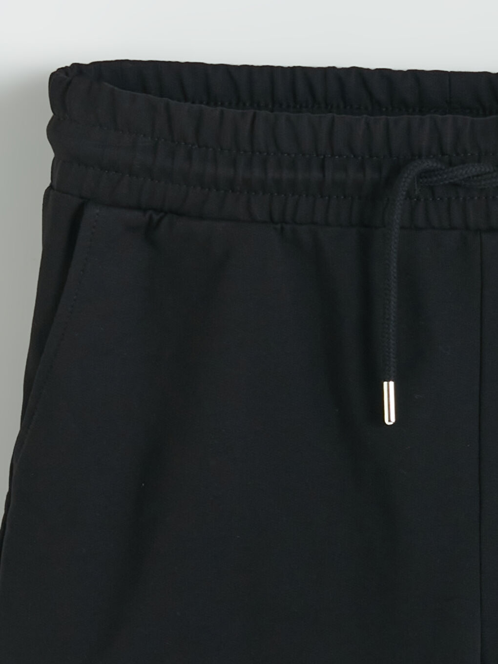 Siyah Beli Lastikli Kadın Şort-1