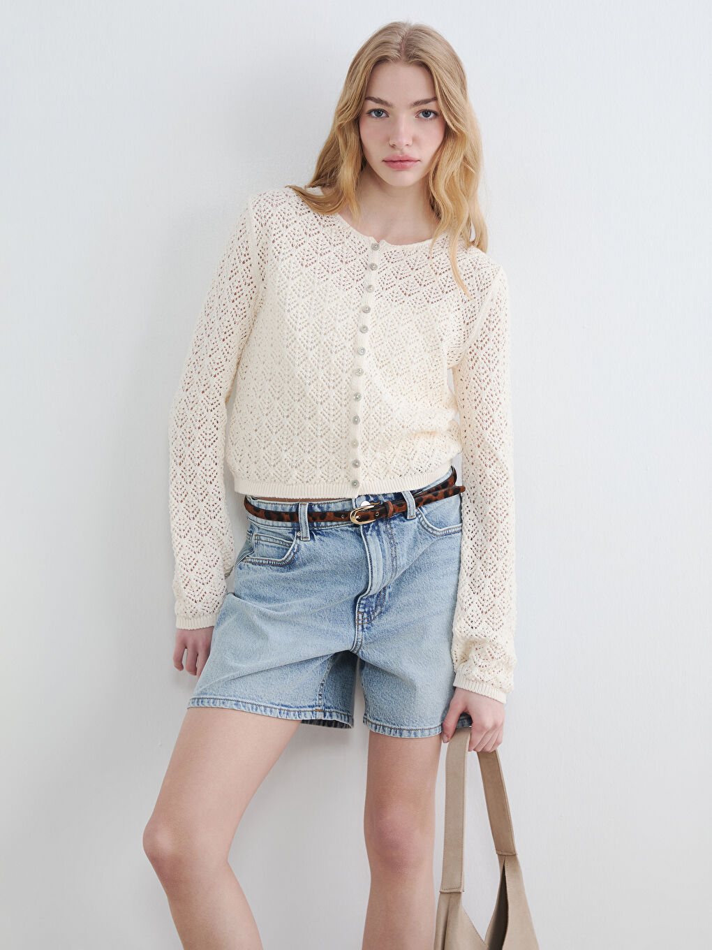 Beyaz Bisiklet Yaka Ajurlu Kadın Triko Hırka-1