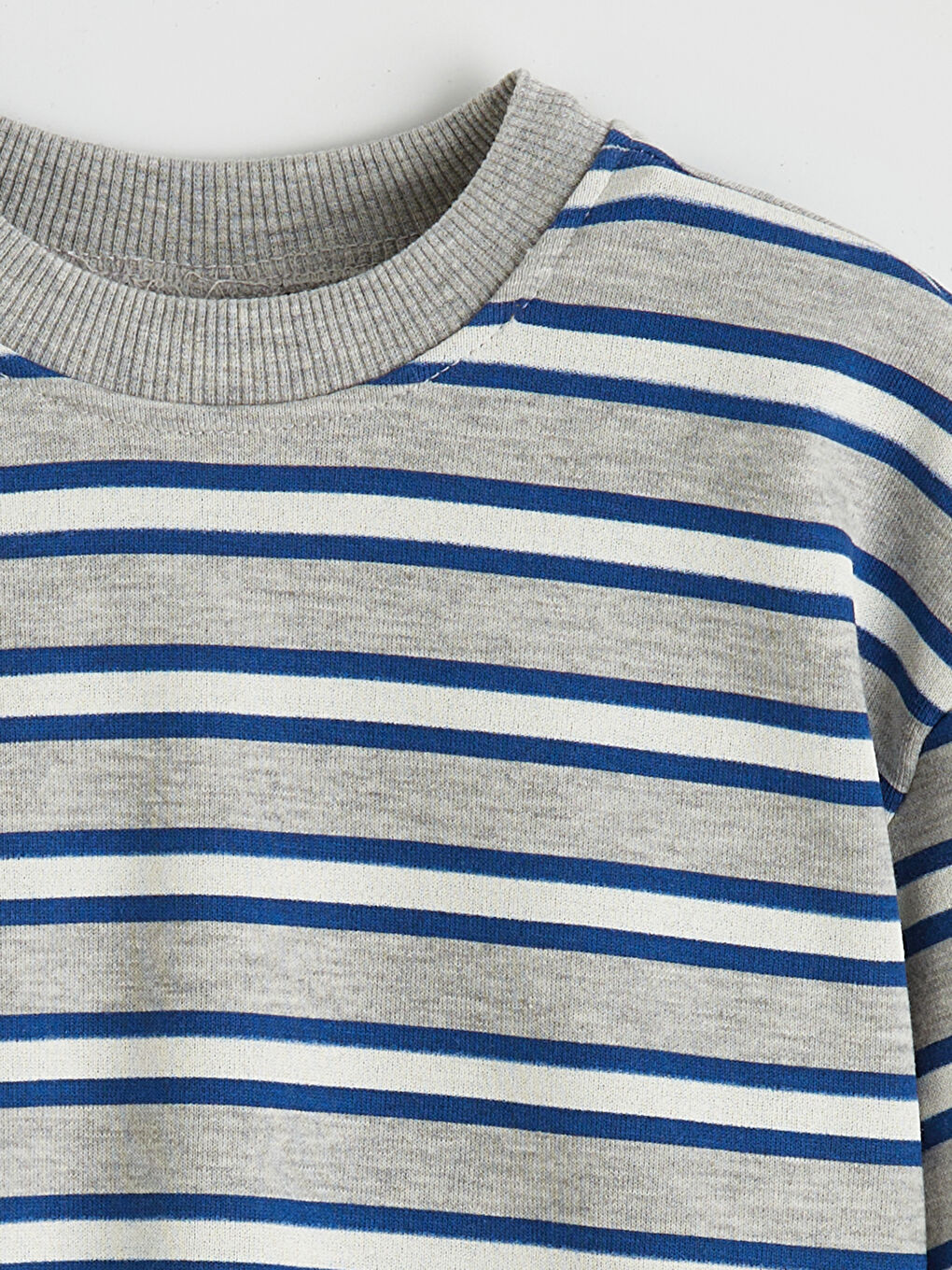 Gri Bisiklet Yaka Çizgili Erkek Çocuk Sweatshirt-1
