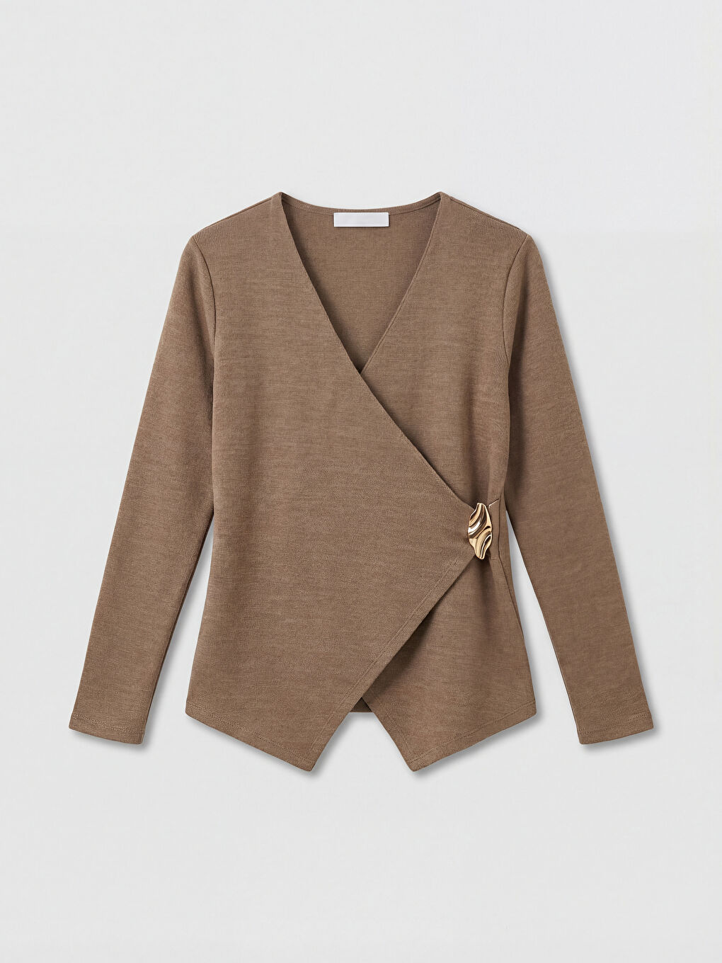 Kahverengi Kruvaze Yaka Metal Aplikeli Bluz