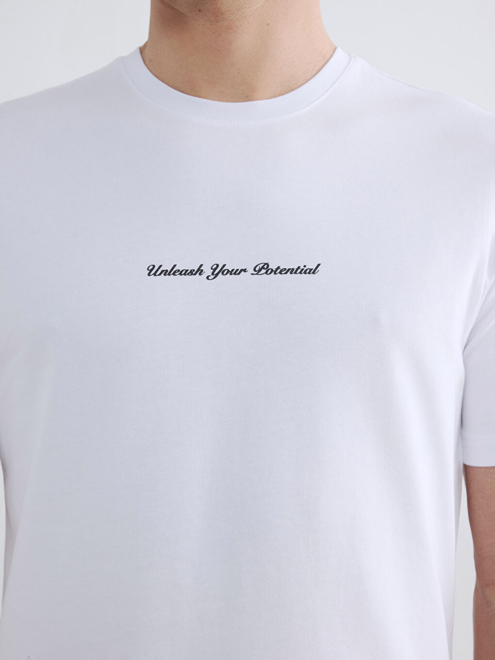 Beyaz Bisiklet Yaka Slogan Baskılı Erkek Tişört-1
